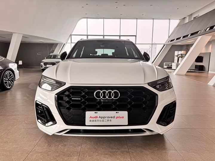 Фото 2 - Audi Q5L