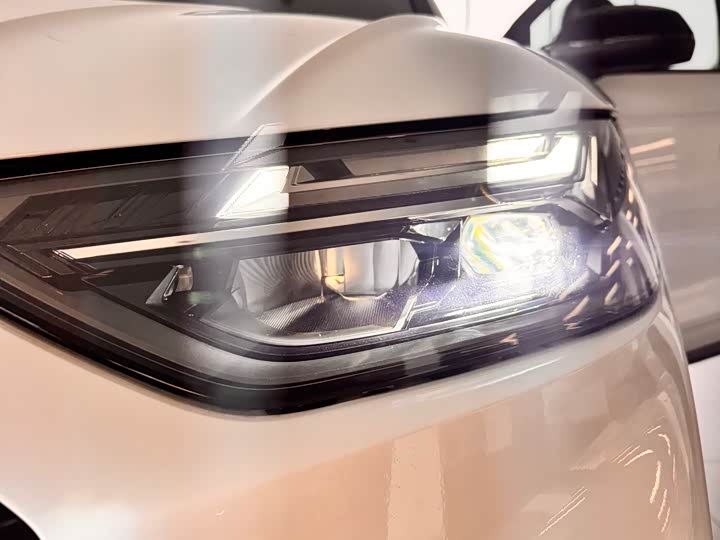 Фото 6 - Audi Q5L