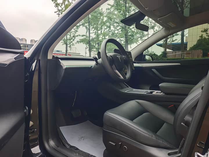 Фото 6 - Tesla Model Y