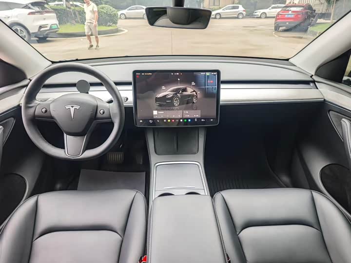Фото 8 - Tesla Model Y