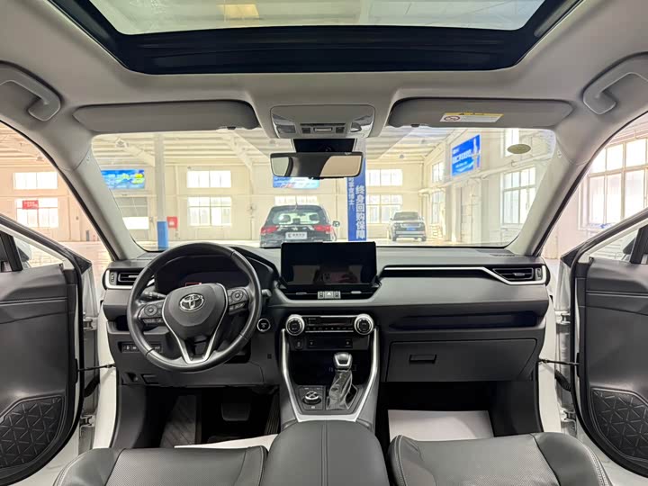 Photo 9 - Toyota Wildlander