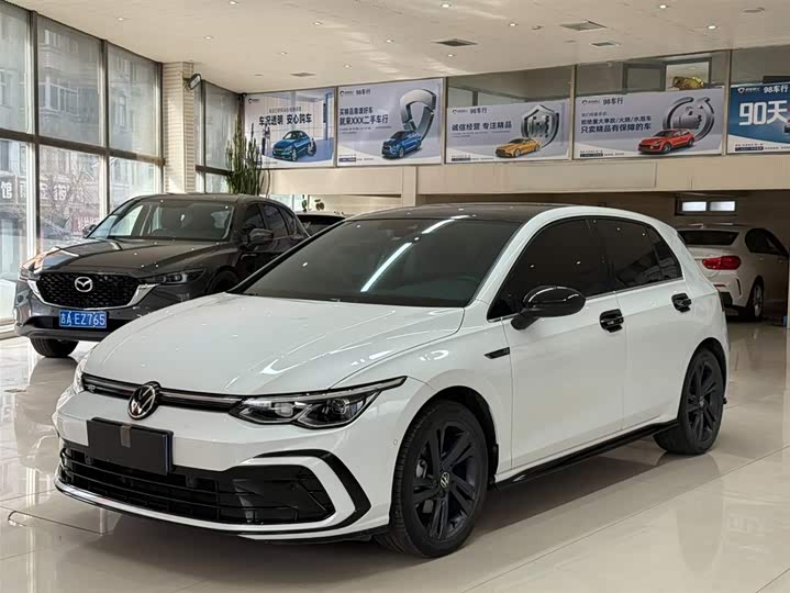 Фото 1 - Volkswagen Golf