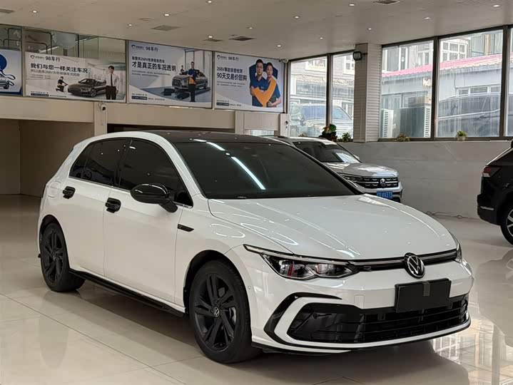 Фото 3 - Volkswagen Golf