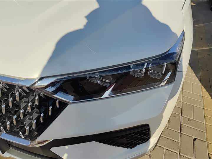 Фото 5 - Bestune T77