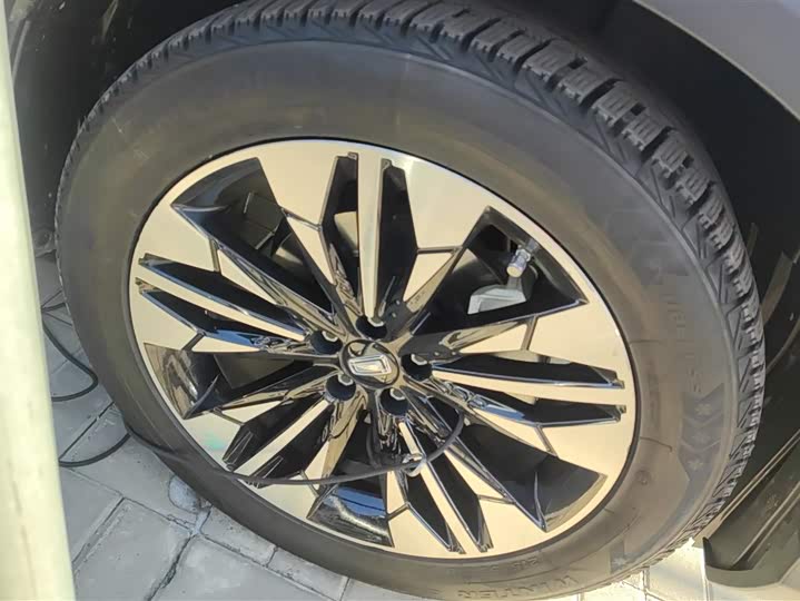 Фото 6 - Bestune T77