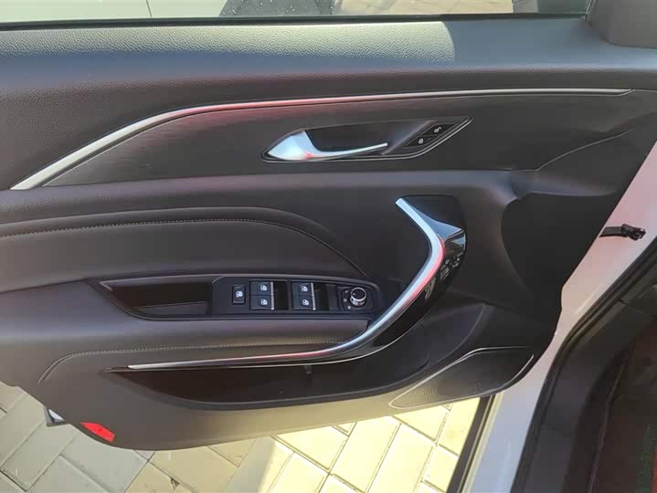 Фото 7 - Bestune T77