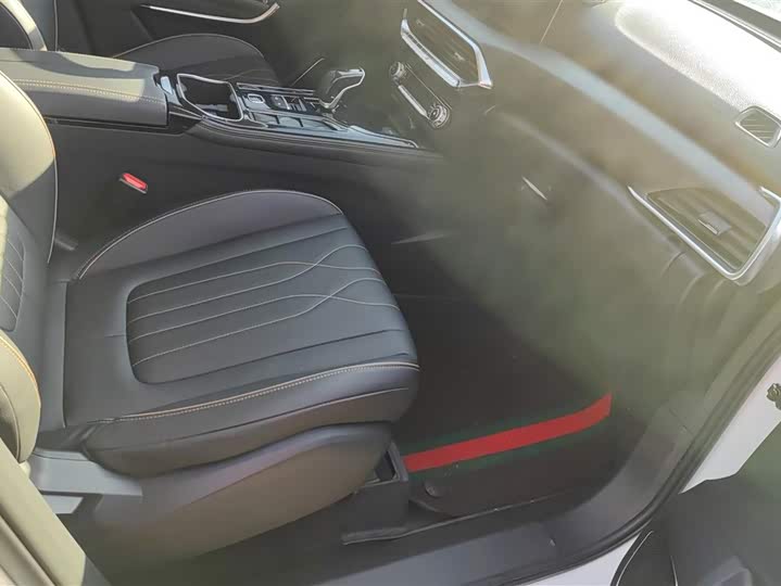 Фото 8 - Bestune T77