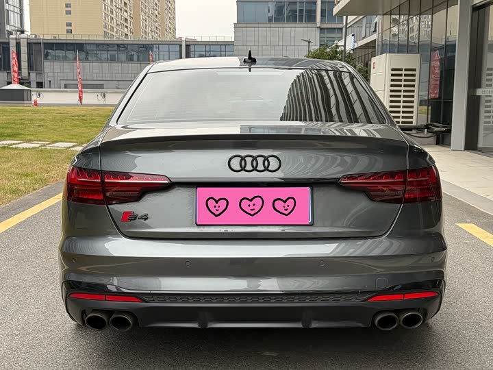 Фото 4 - Audi S4