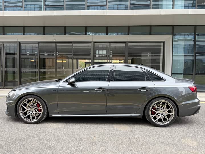 Фото 8 - Audi S4