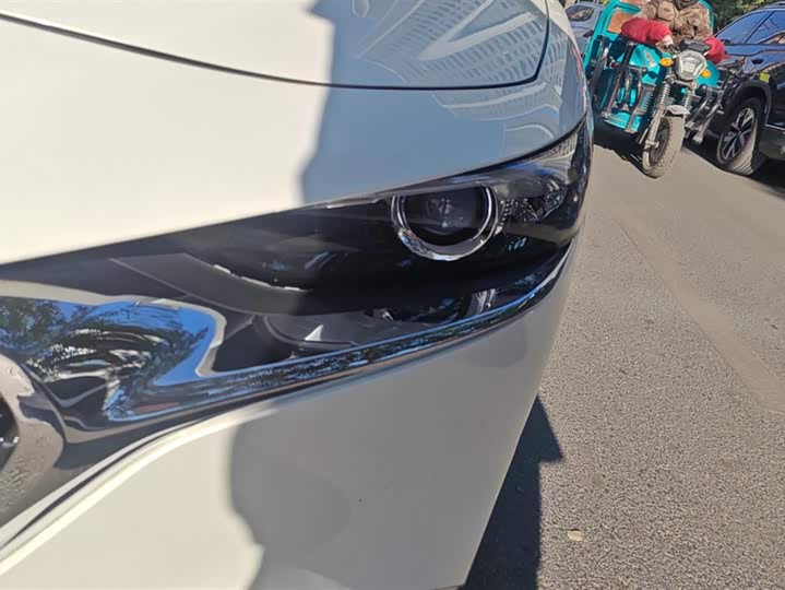 Фото 5 - Mazda 3 (Axela)