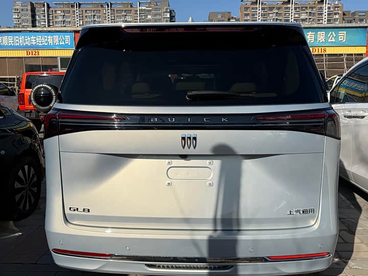 Фото 5 - Buick GL8 ES