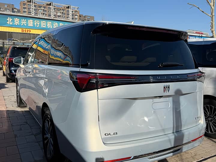 Фото 6 - Buick GL8 ES