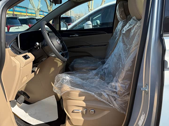 Фото 7 - Buick GL8 ES