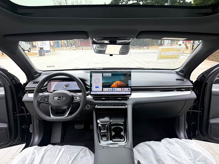 Фото 8 - Geely Preface