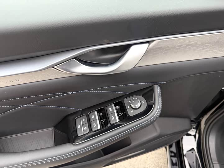 Фото 9 - Geely Preface