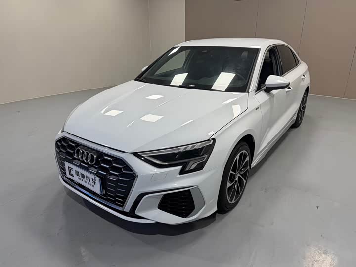 Фото 1 - Audi A3