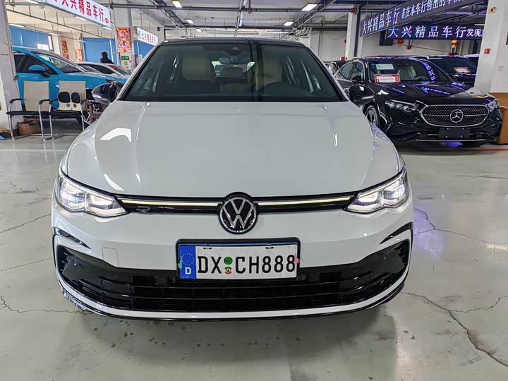 Фото 2 - Volkswagen Golf