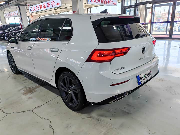 Фото 7 - Volkswagen Golf