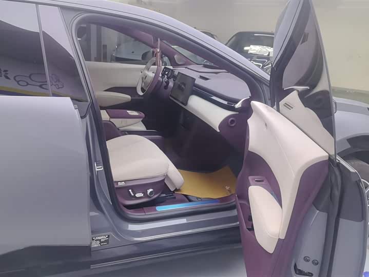 Фото 8 - Zeekr X