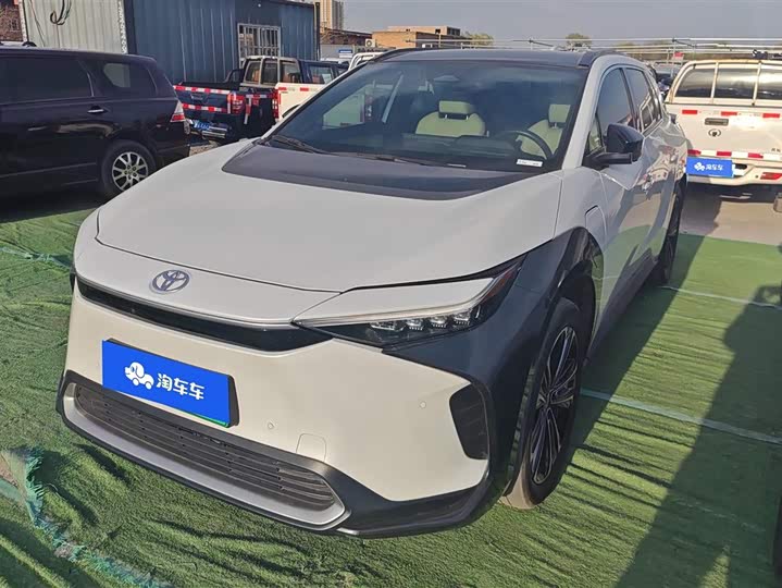 Фото 1 - Toyota bZ4X