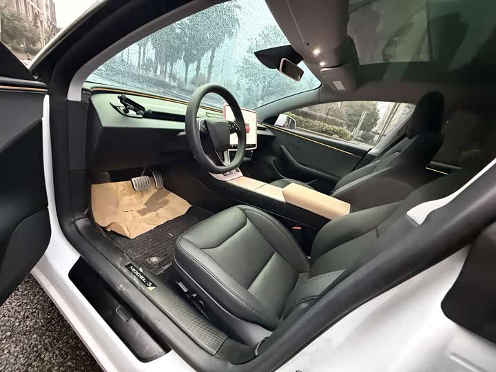 Фото 5 - Tesla Model 3