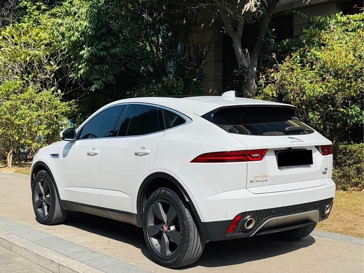 Фото 6 - Jaguar E-Pace