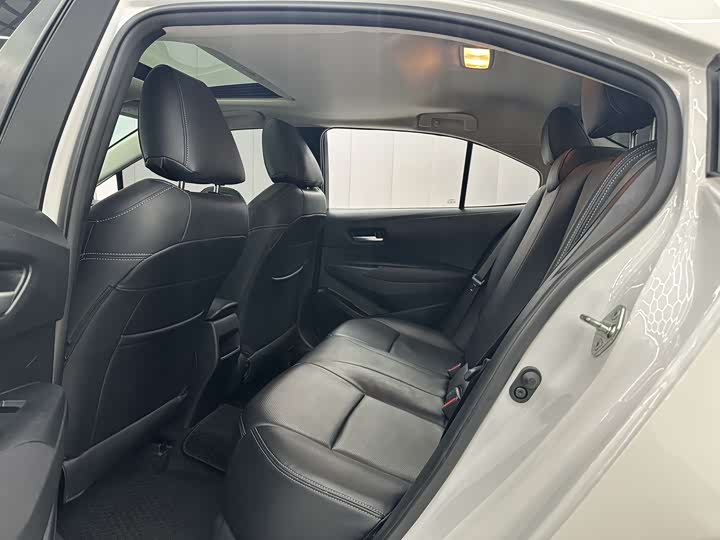 Фото 5 - Toyota Corolla