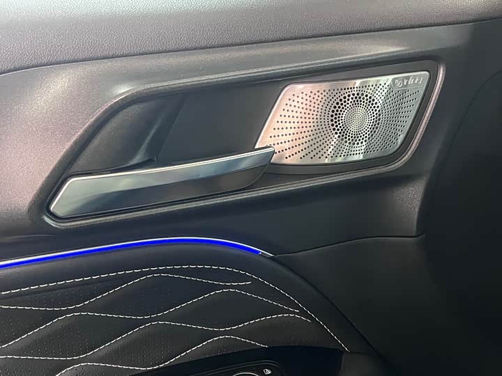 Фото 4 - Tank 300