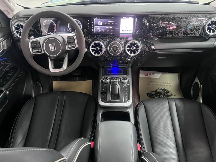 Фото 7 - Tank 300