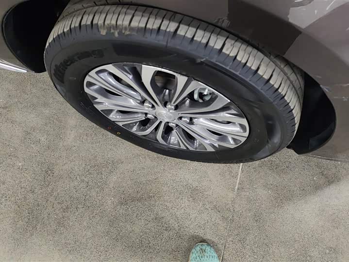 Фото 6 - Buick GL8 ES