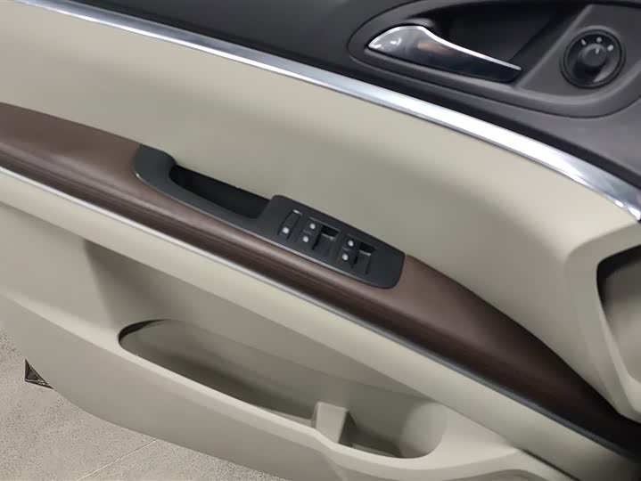 Фото 7 - Buick GL8 ES