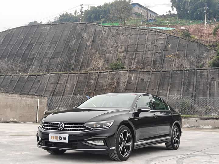 Фото 1 - Volkswagen Magotan