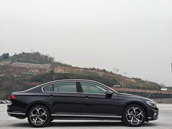 Фото 5 - Volkswagen Magotan