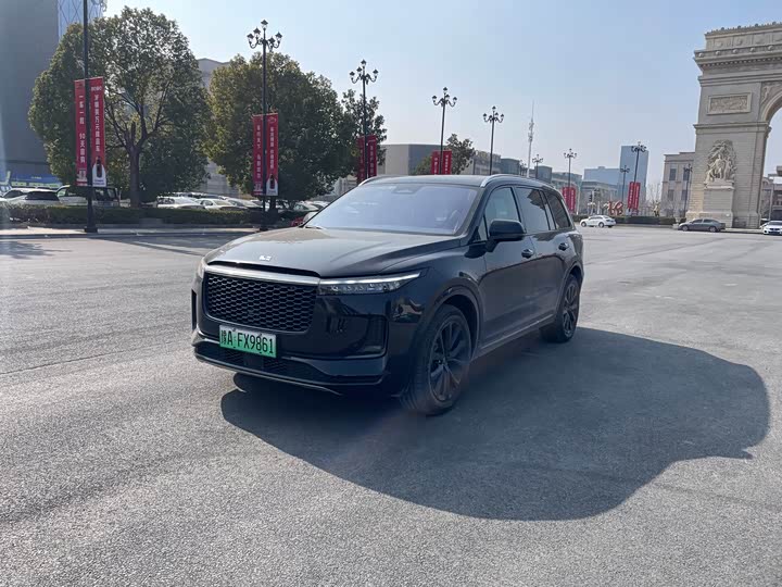 Фото 1 - LiXiang One