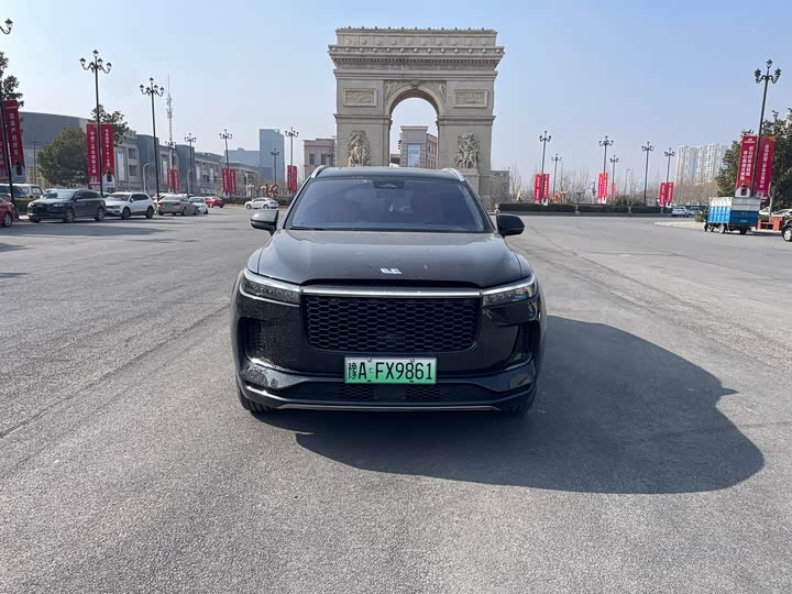 Фото 2 - LiXiang One