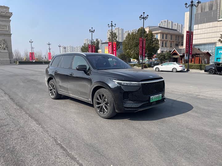 Фото 3 - LiXiang One