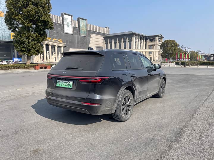 Фото 9 - LiXiang One