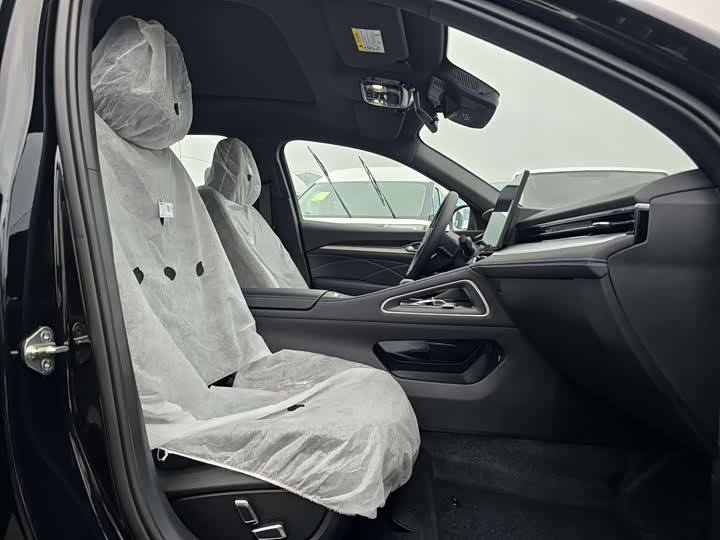 Photo 7 - Geely Preface