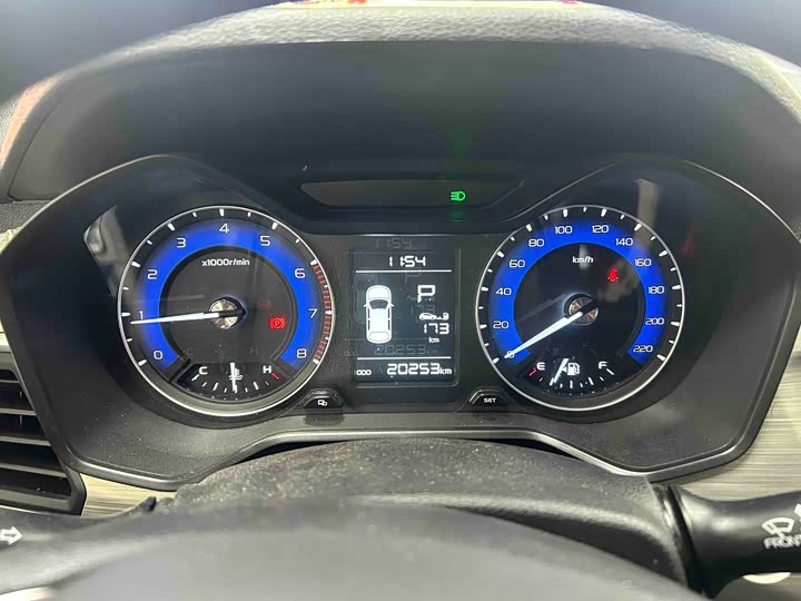 Фото 6 - Geely Vision X3