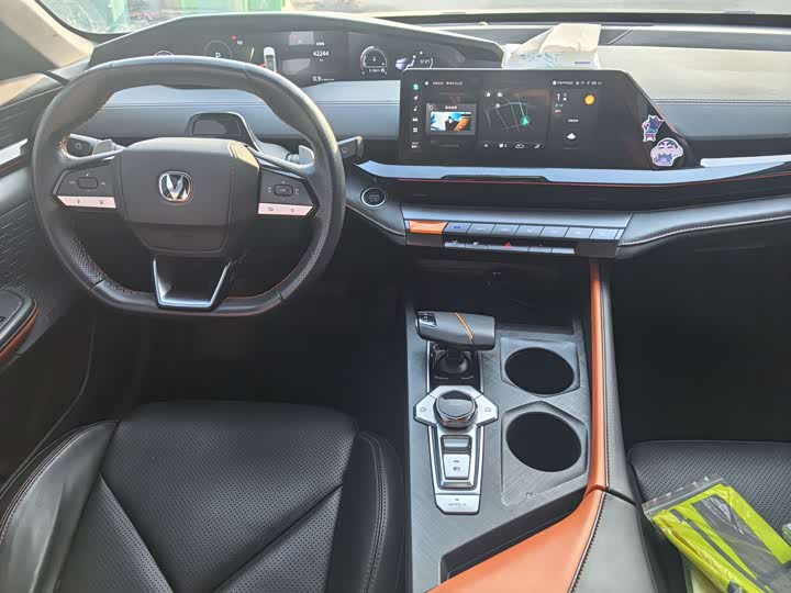 Фото 5 - Changan UNI-V