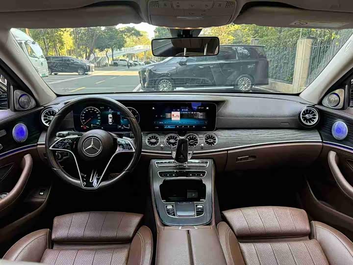 Photo 7 - Mercedes-Benz E-Class