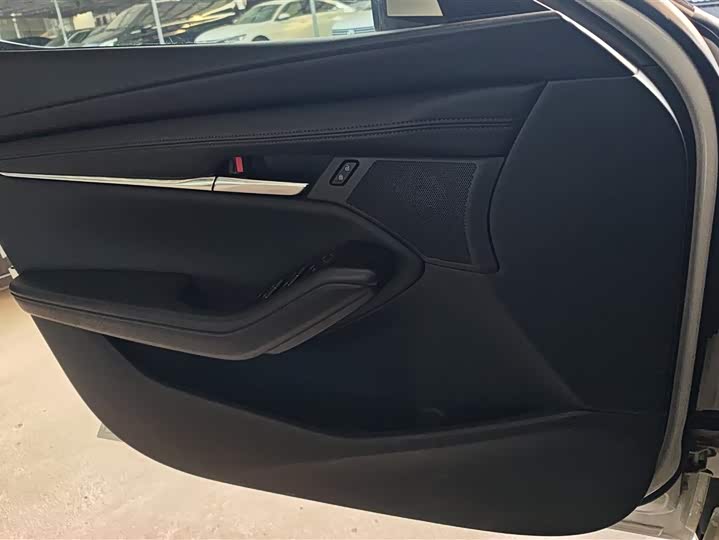 Фото 7 - Mazda 3 (Axela)