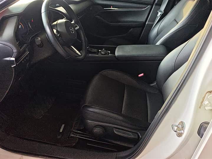 Фото 9 - Mazda 3 (Axela)