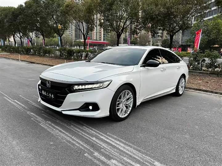 Фото 1 - Honda Accord