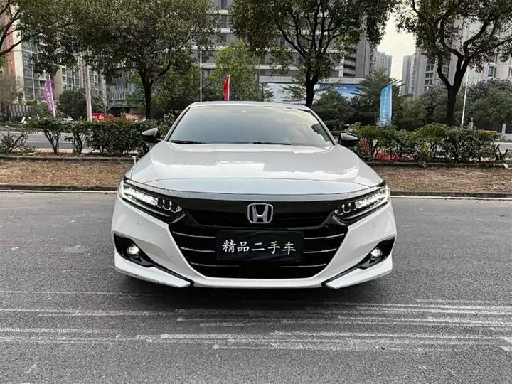 Фото 2 - Honda Accord