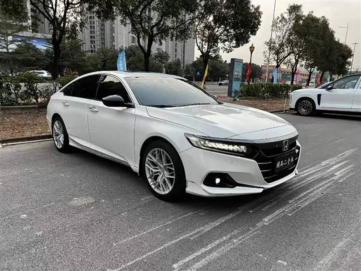 Фото 3 - Honda Accord