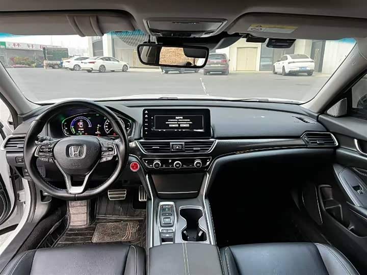 Фото 4 - Honda Accord