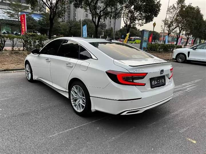 Фото 7 - Honda Accord