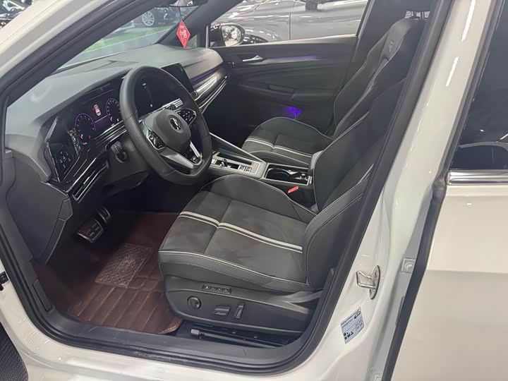 Фото 4 - Volkswagen Golf