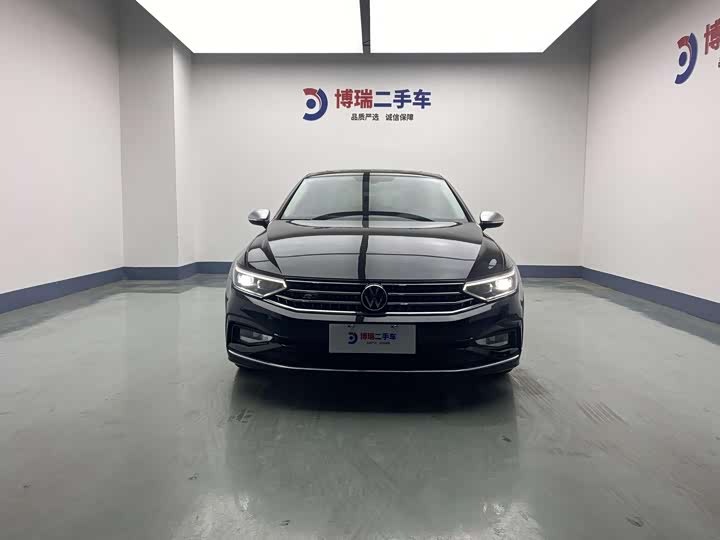 Фото 2 - Volkswagen Magotan